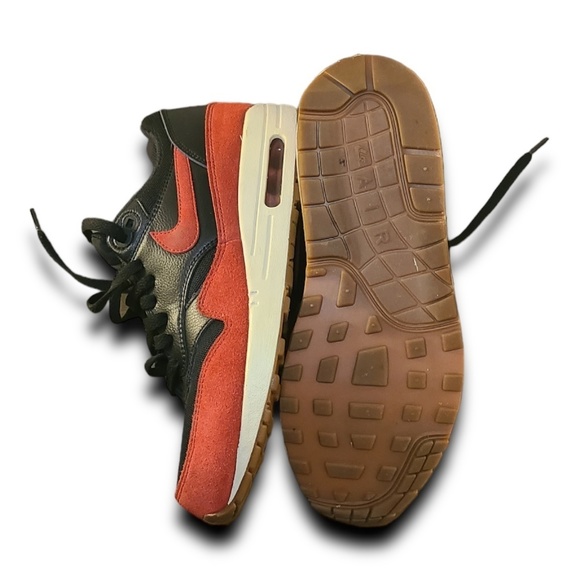 Nike AirMax 1, Black + Red "Sail" with Gum Sole Size 9.5 - Picture 12 of 12